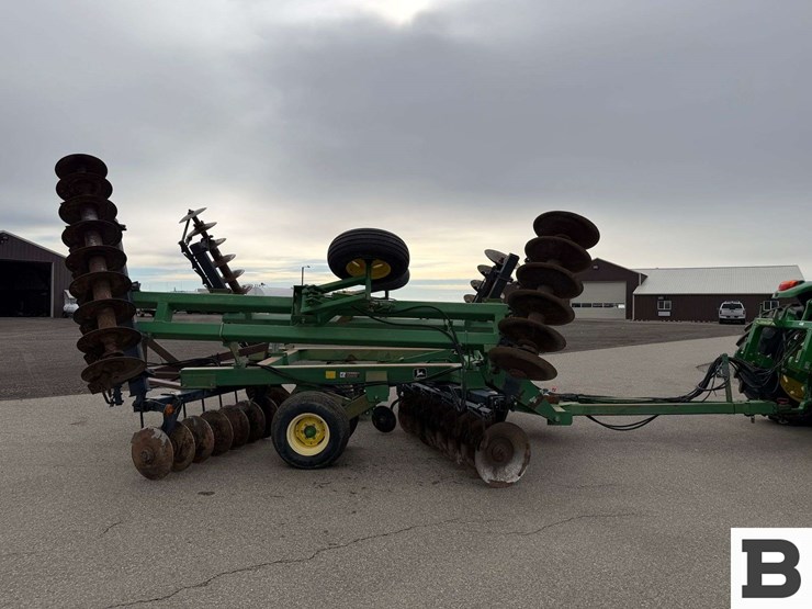 john-deere-650-image-10