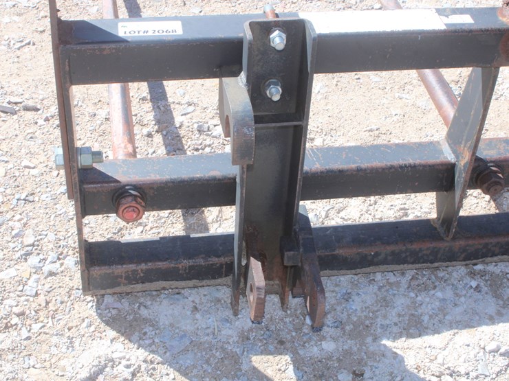 #2068-•-uro-attach-3-spear-hay-fork-with-48-inch-spikes-image-5