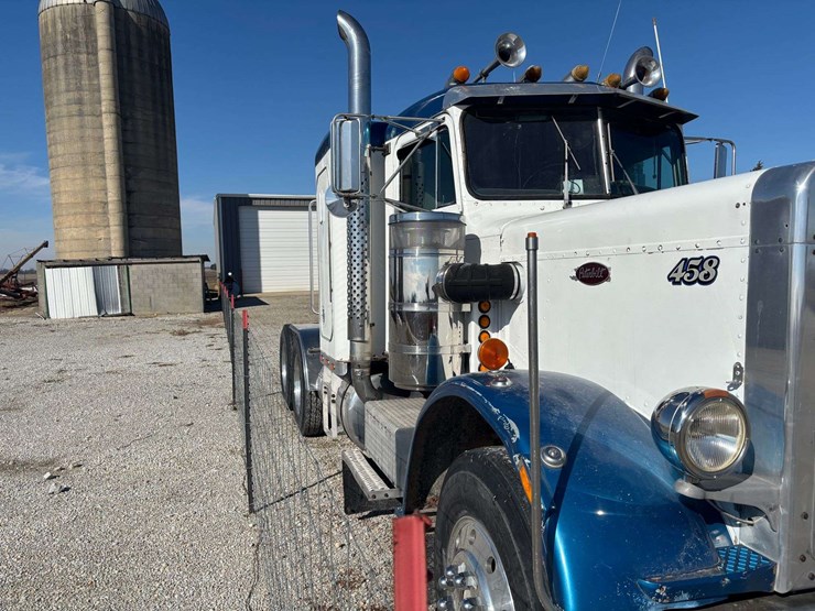 1982-peterbilt-389-image-4