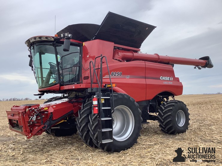 2021-case-ih-8250-image-1