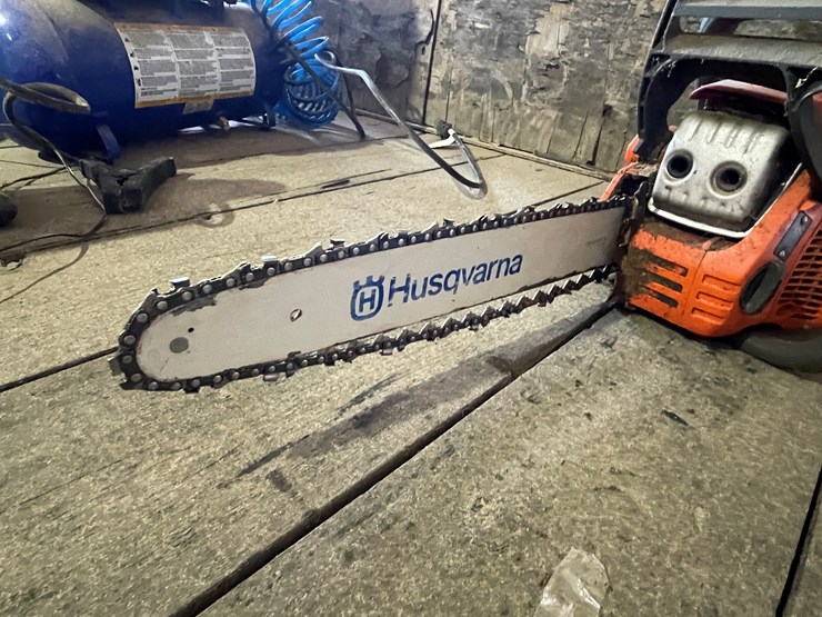 #7201-•-husqvarna-chain-saw-image-12