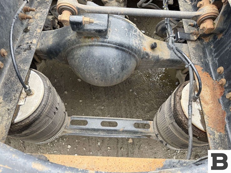 2001-volvo-vnl-tractor-truck---albany,-or-image-25