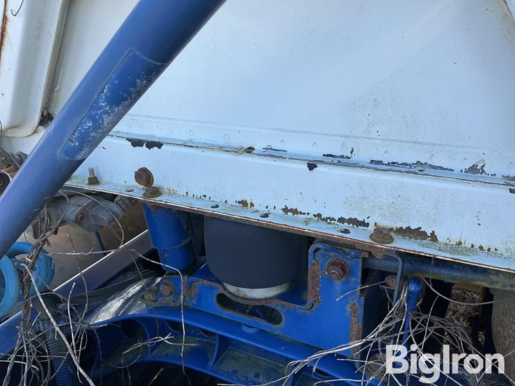 2001-freightliner-fl112-image-15