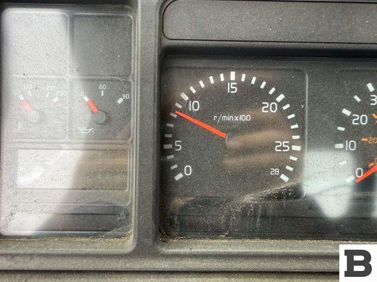 2001-volvo-vnl-tractor-truck---albany,-or-image-56