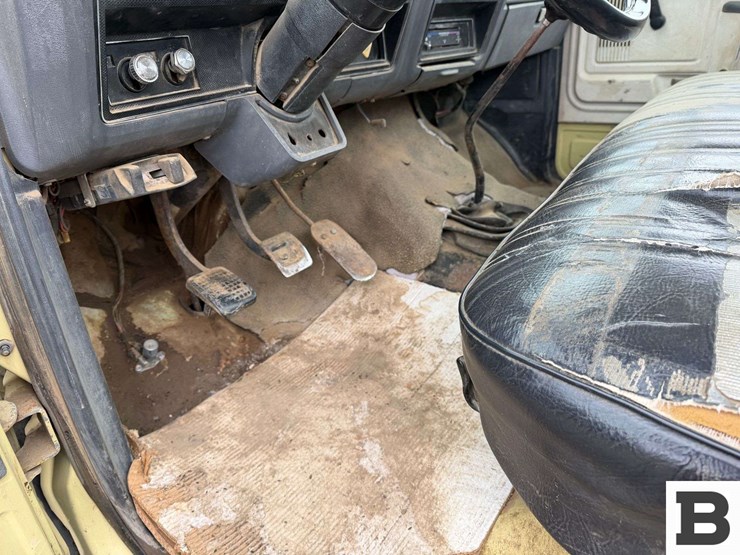 1990-ford-f700-image-36