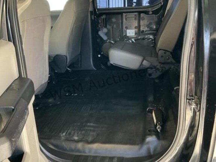 2017-ford-f150-image-24