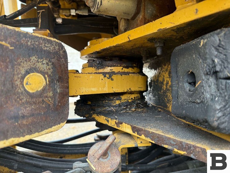 caterpillar-928g-image-29