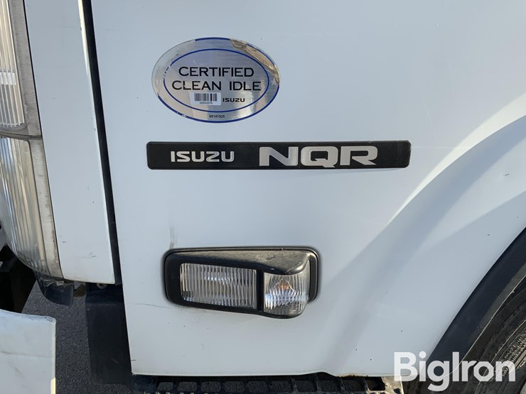 2015-isuzu-nqr-image-14