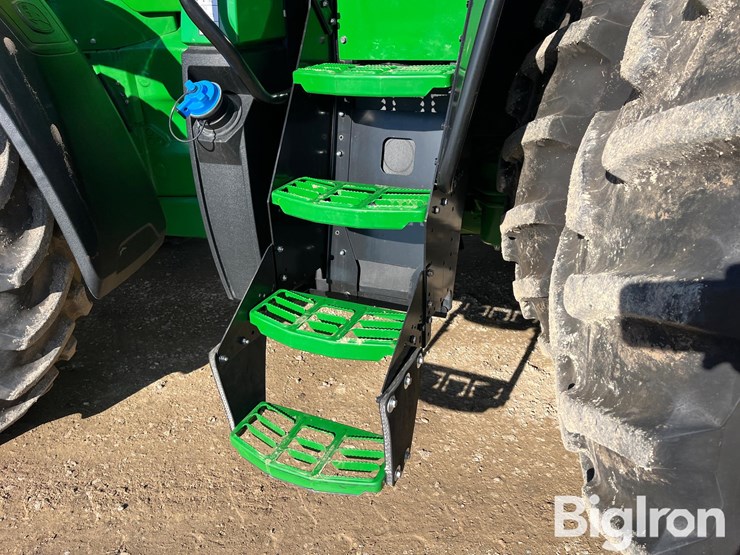 2022-john-deere-8r-310-image-10