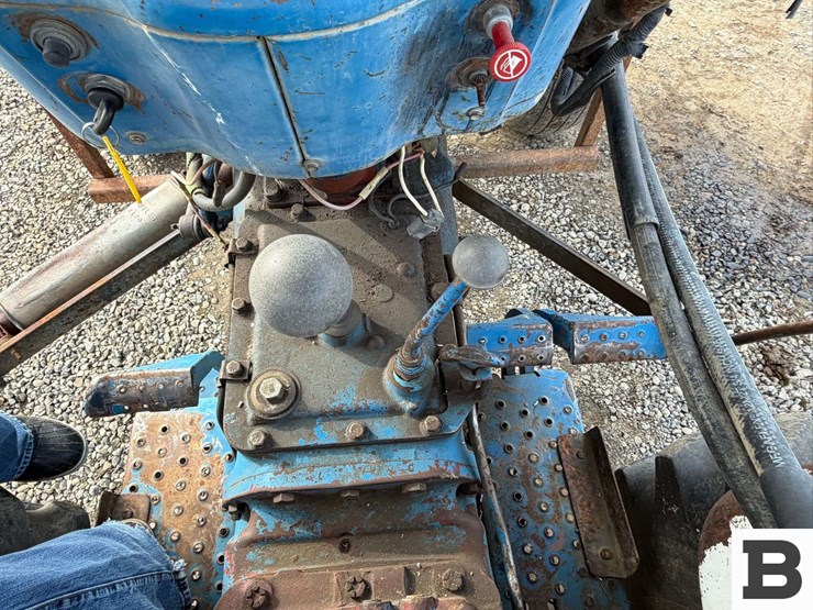 1977-ford-5600-image-33