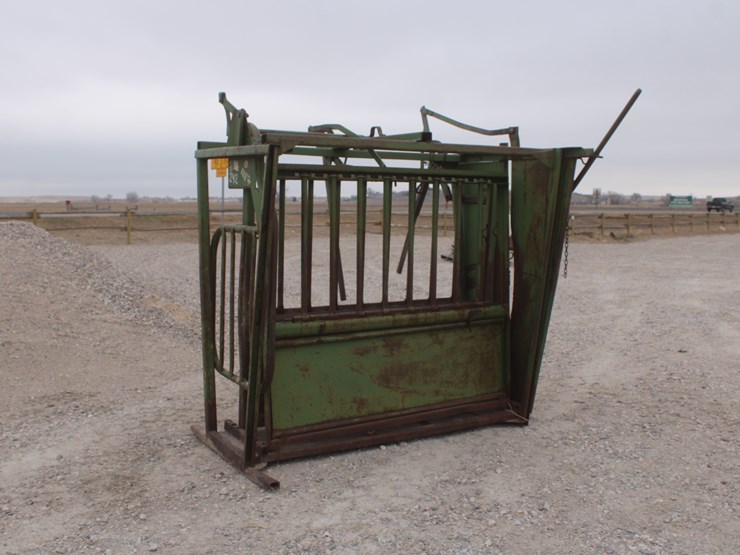 #2089-•-powder-river-squeeze-chute-with-head-gate-image-13