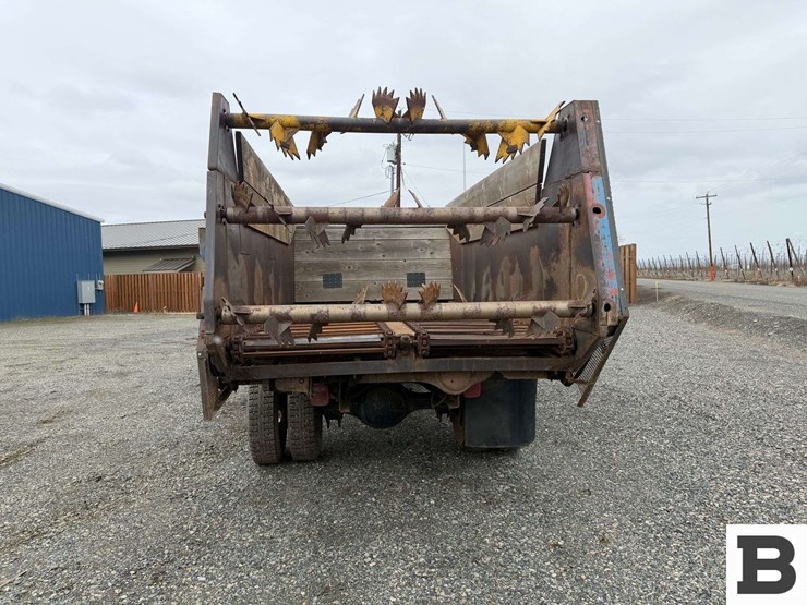 1992-ford-f700-image-4