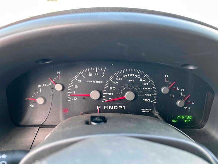 2004-ford-expedition-image-17