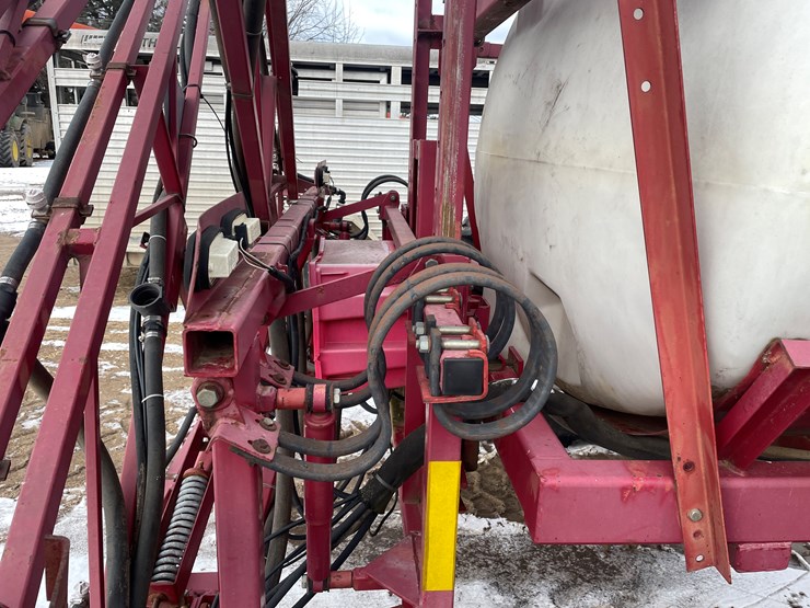 #1062-•-miller-pro-60'-sprayer-(somerset,-wi)-image-25