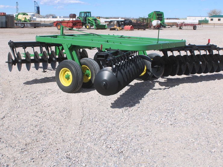 #1034-•-john-deere-t0310-12ft-disc-image-3