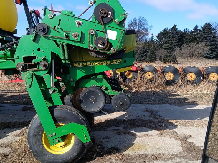 2005-john-deere-1770-image-9