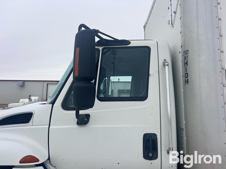 2004-international-durastar-4400-image-9