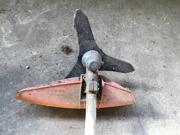 #7202-•-husqvarna-weed-trimmer-image-13