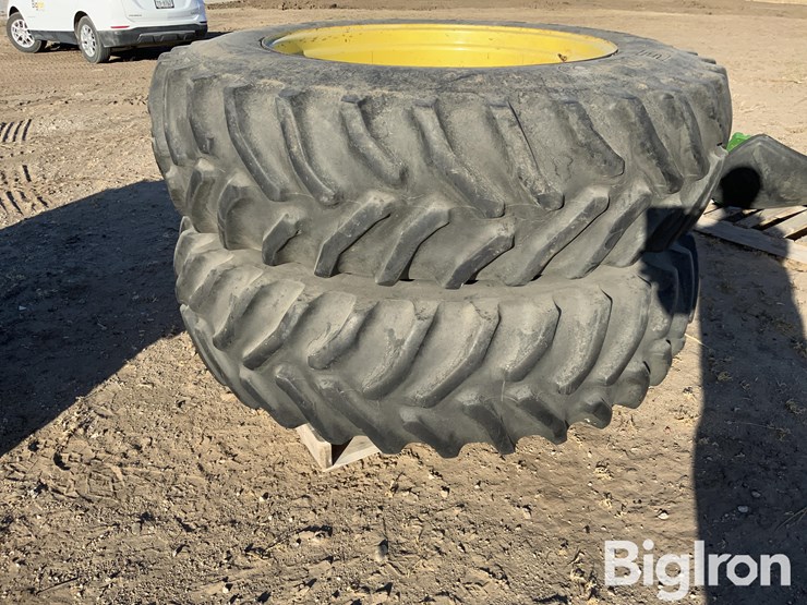 john-deere-8300-image-3