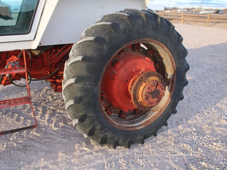 #1012-•-case-2390-tractor-image-17