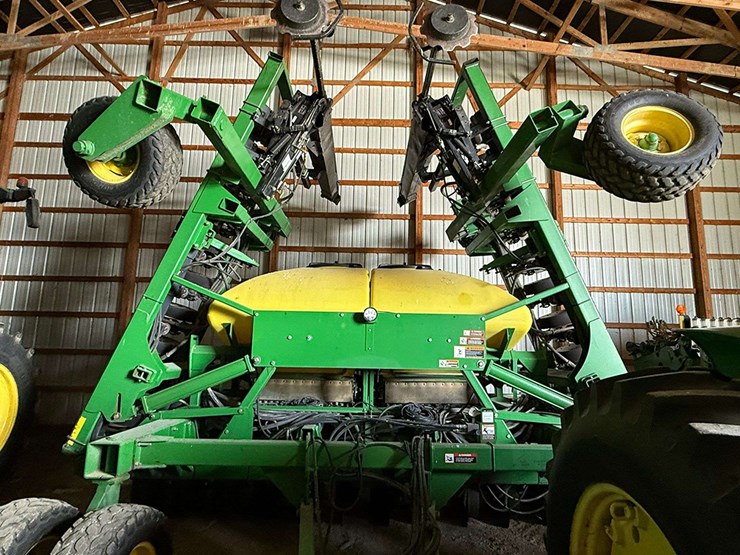 john-deere-1690-ccs-image-1
