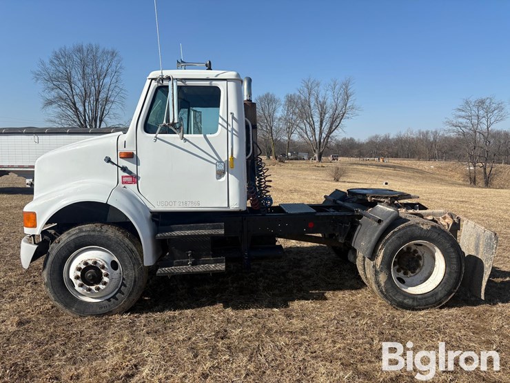 1992-international-7100-image-8