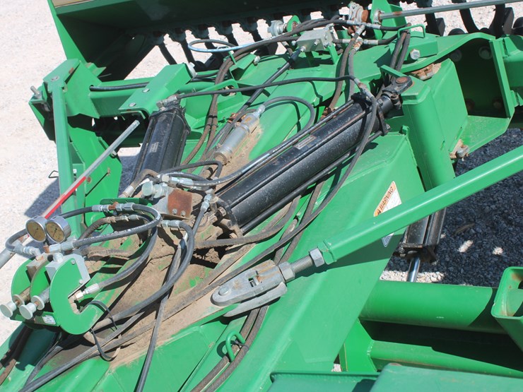 #1004-•-great-plains-3s-400d-solid-stand-grain-drill-image-27