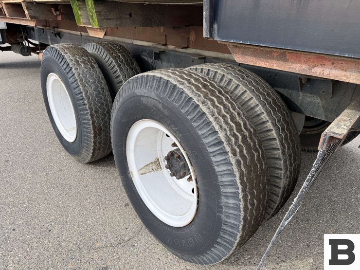 1976-international-loadstar-image-13