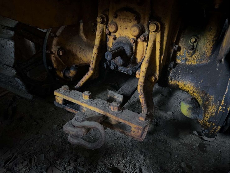 caterpillar-fifteen-image-27