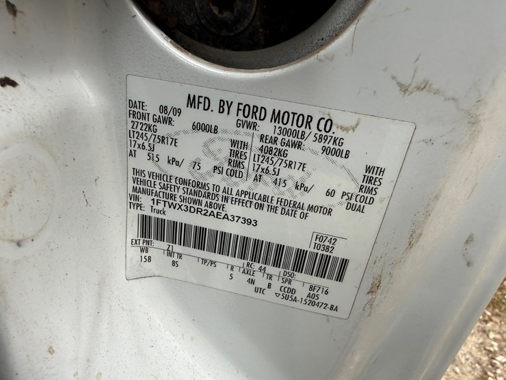 2010-ford-f350-image-38