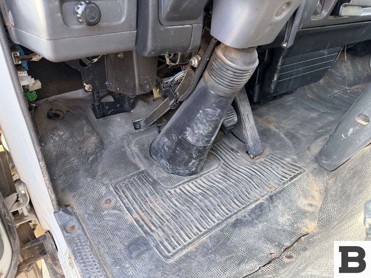 1999-isuzu-npr-image-43