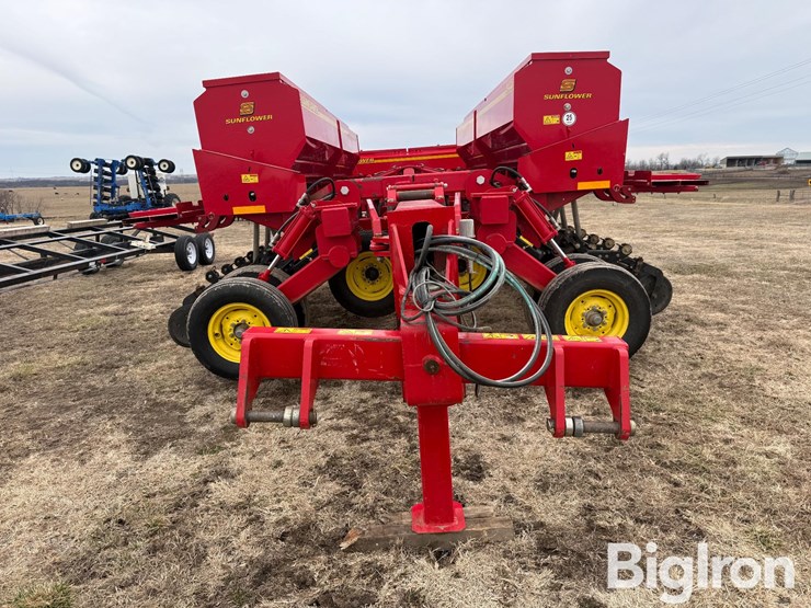 2014-sunflower-9435-40-image-2