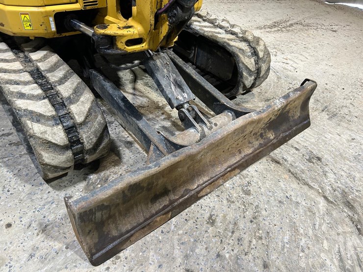 2016-caterpillar-305.5e2-image-10