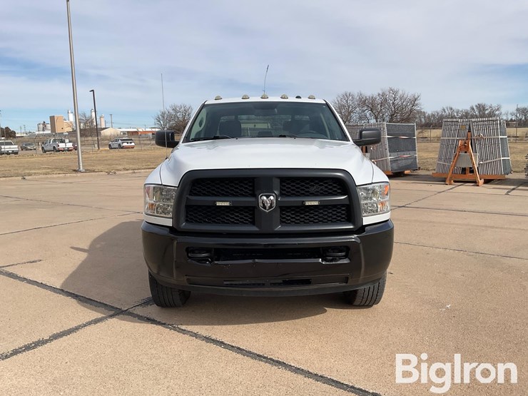 2017-dodge-2500-image-2