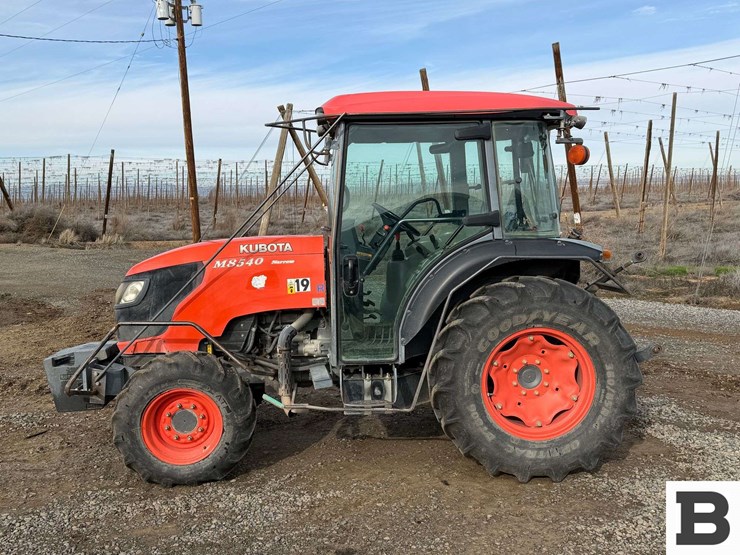 2014-kubota-m8540hd-image-2
