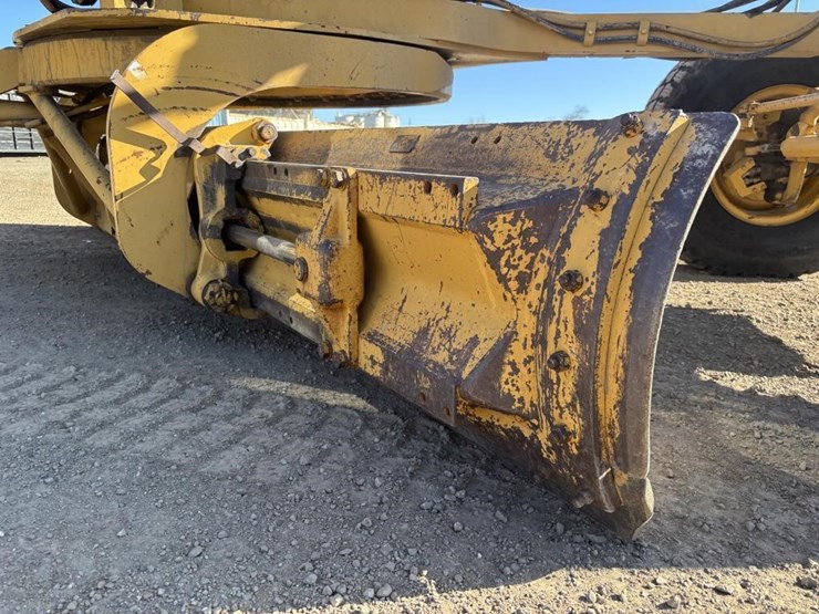 caterpillar-143h-image-18