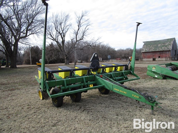 john-deere-7200-image-3