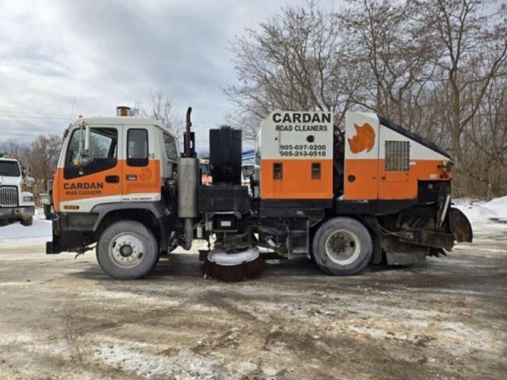 2009-gmc-t7500-image-9