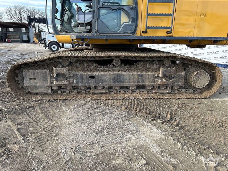 2016-john-deere-470g-hydraulic-excavator-image-29