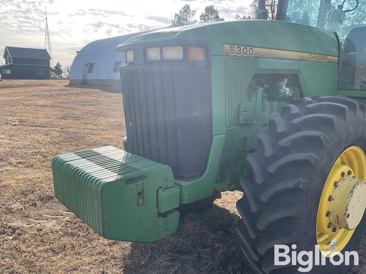 1995-john-deere-8300-image-11