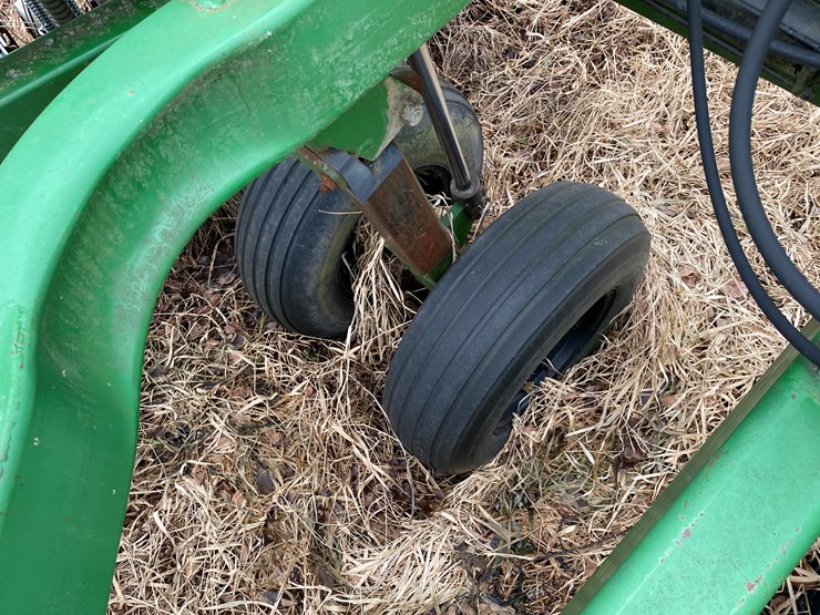 great-plains-solid-stand-30-image-27