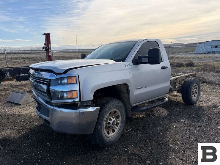 2018-chevrolet-silverado-3500-image-1