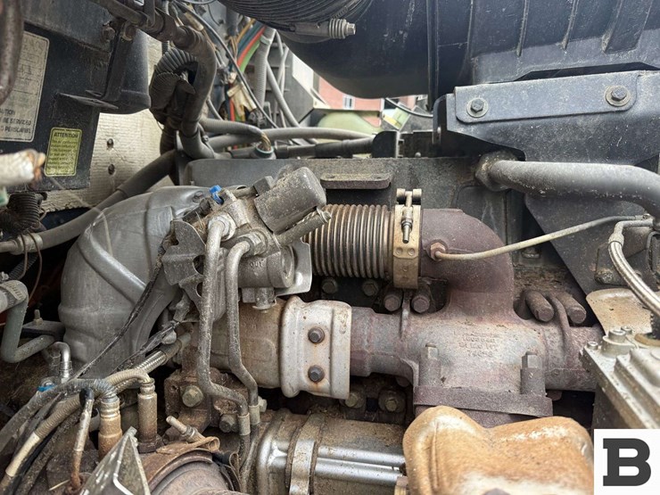 2013-kenworth-t800-image-18