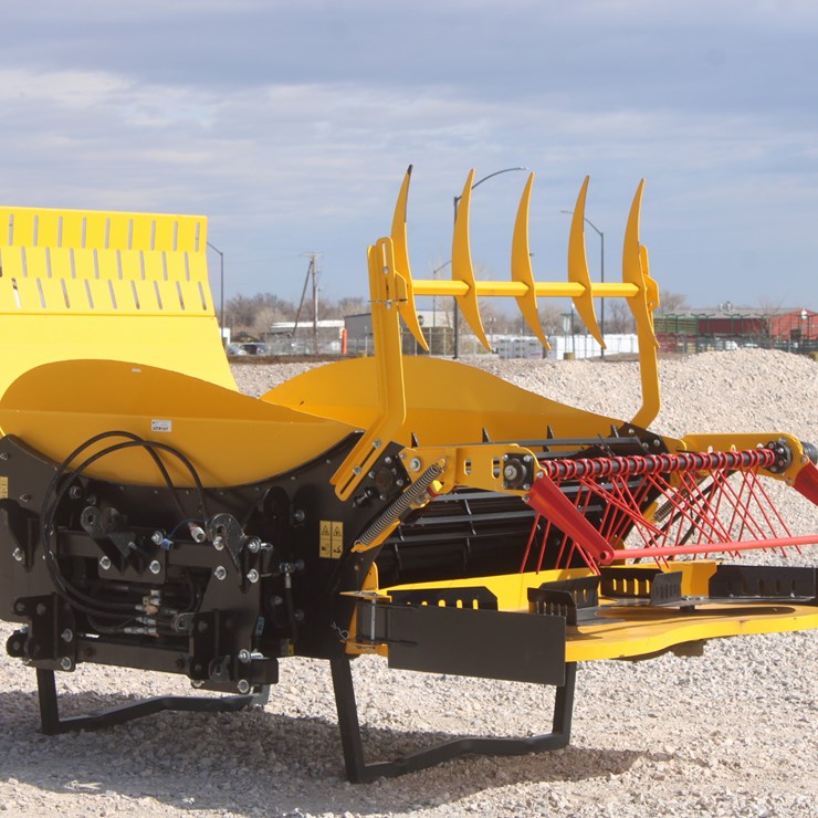 #1017 • YELLOW X24 Bale Shredder