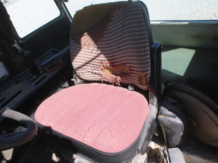 #1015-•-case-4490-tractor-image-21