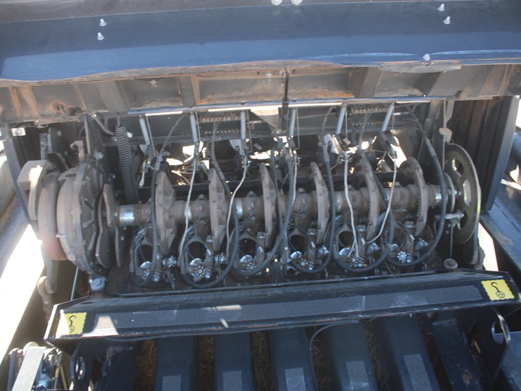 2019-case-ih-lb434xl-image-38