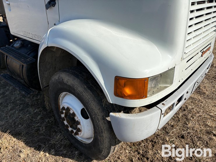 1992-international-7100-image-13