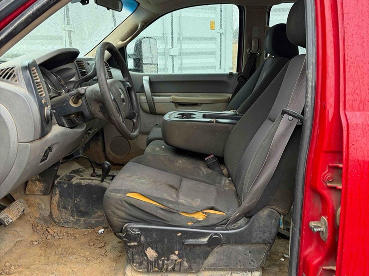 2012-chevrolet-2500-image-14