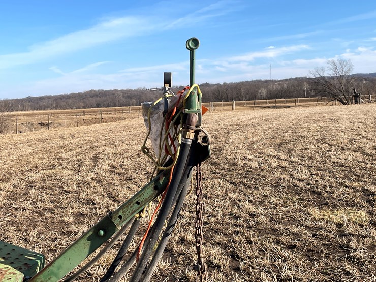 john-deere-520-image-21