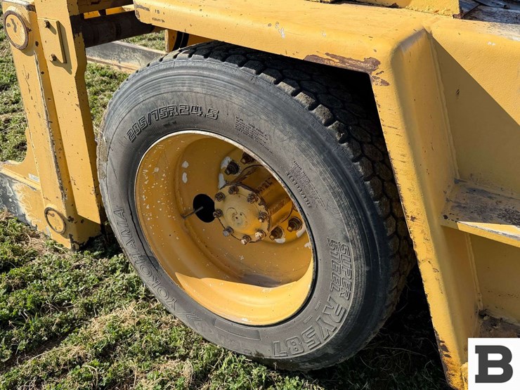 1979-caterpillar-v180b-image-12